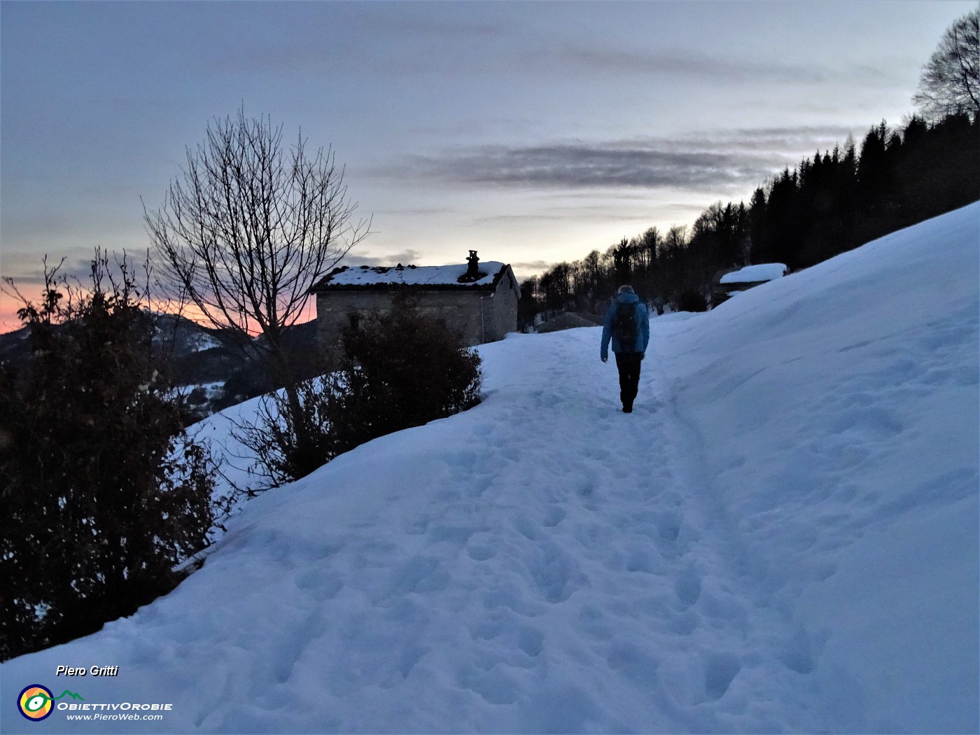 82 Col biancore della neve ci vediamo ancora benino.JPG